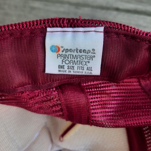 Vintage M white patch maroon snapback trucker hat - Picture 10 of 10